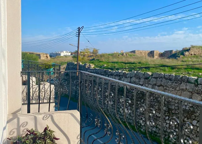 Lavender Homes, Walled