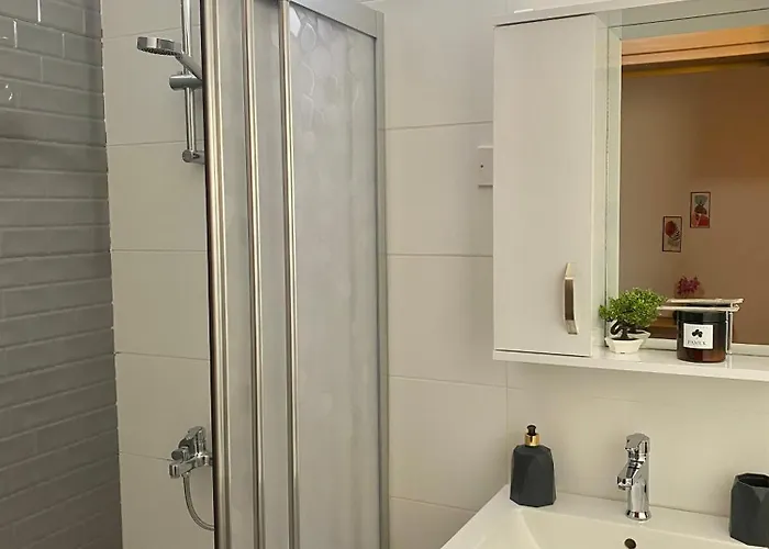 Lavender Homes, Walled *